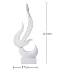 Escultura Decorativa de Chama Abstrata em Resina